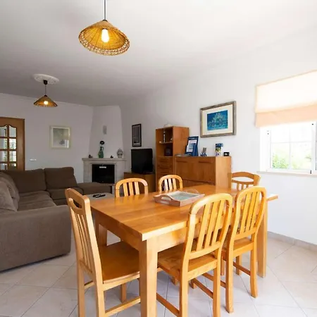 Henriques Vila Albufeira