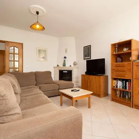 Henriques Villa *